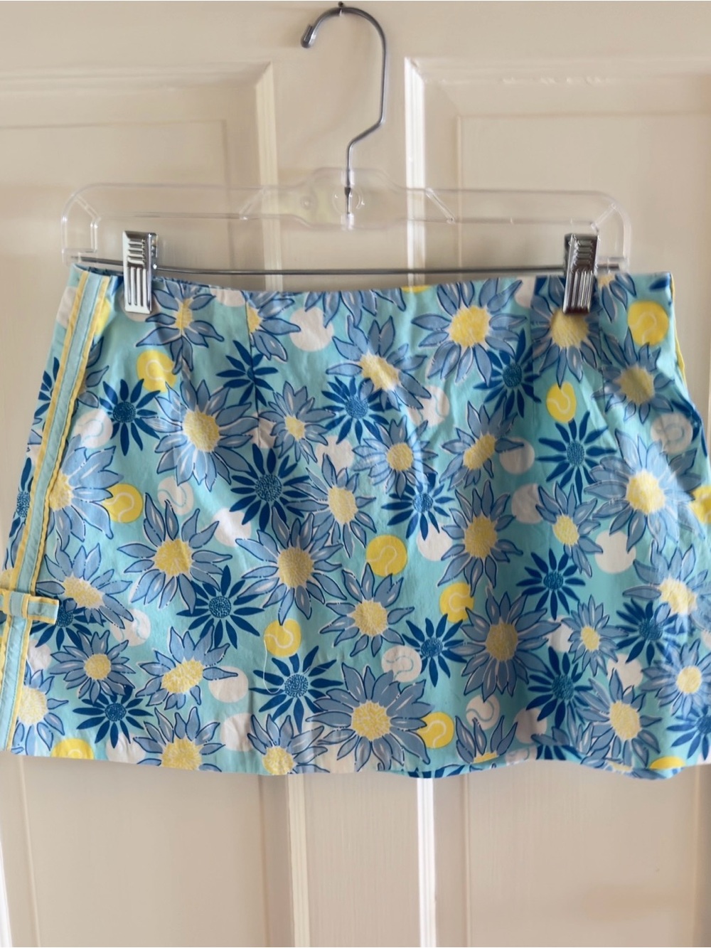 Lilly Pulitzer Floral Blue Daisy Mini Skort - Yellow & White Accents